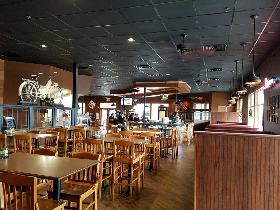 Sammy's Pizza Elk River restaurant interior